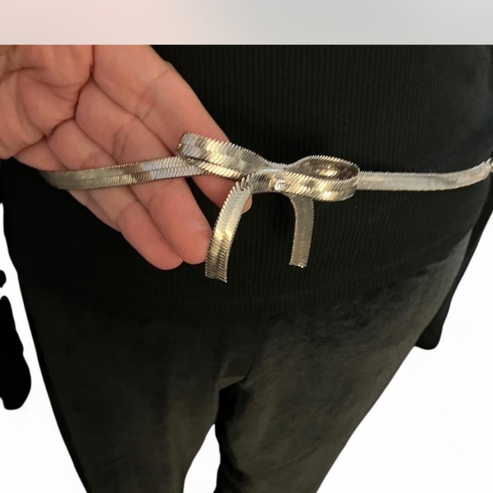 Anne Klein vintage Y2K  Silver Bow chain Belt